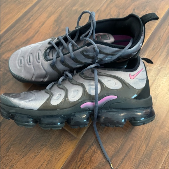 Nike Gray and Pink Sneakers - Picture 1 of 4